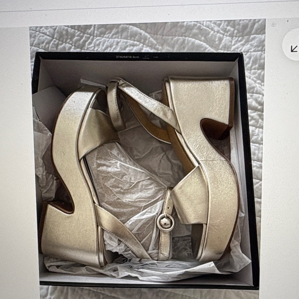 New! Marc Fisher Metallic Gold Sandals size 7 - Picture 8 of 8